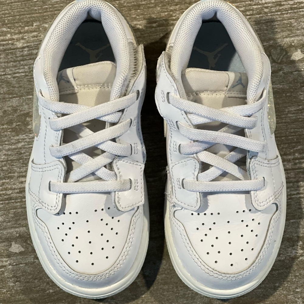 Nike White Classic Sneakers Leather Minimalist Design